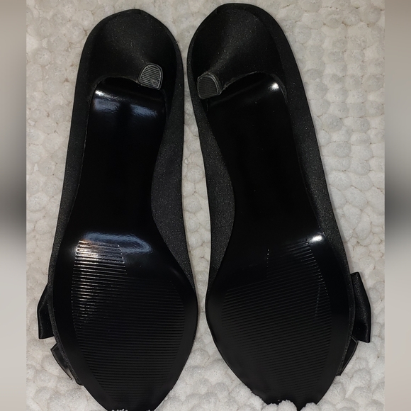 Open toe black heels - Picture 2 of 6